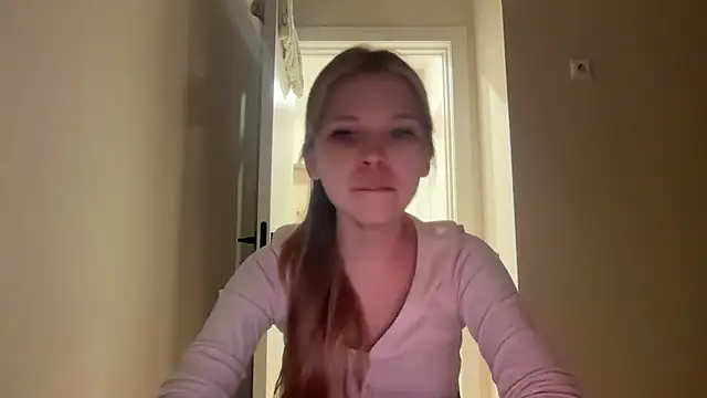 Snapshot of CandysRose chatting on 05-14-26, 06:47 CandysRose online show from 05-14-26, 06:47