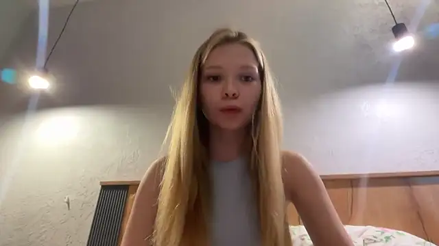 Snapshot of CandysRose chatting on 06-02-26, 12:34 CandysRose online show from 06-02-26, 12:34