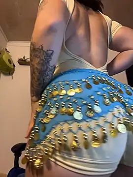 Snapshot of came_lia1 chatting on 07-04-26, 03:35 came lia1 online show from 07-04-26, 03:35