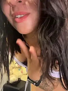 Snapshot of came_lia1 chatting on 07-19-26, 03:32 came lia1 online show from 07-19-26, 03:32