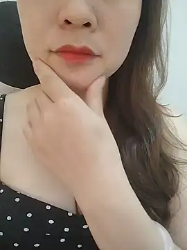 Girl Shy2000 online show from 05-17-26, 03:59