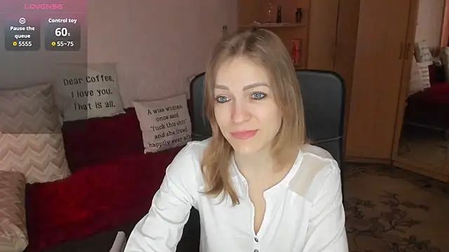 Snapshot of Tiffany_Bates chatting on 04-18-26, 11:14 Tiffany Bates online show from 04-18-26, 11:14