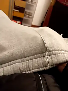 ruiiizz online show from 03-11-26, 04:07