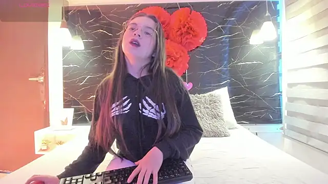 ZOE LE online show from 02-27-26, 11:43