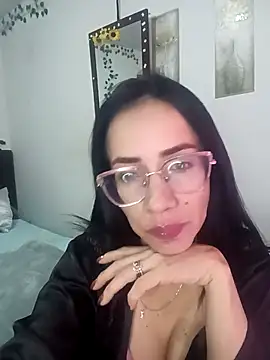 YaraDuartee online show from 01-14-26, 12:38