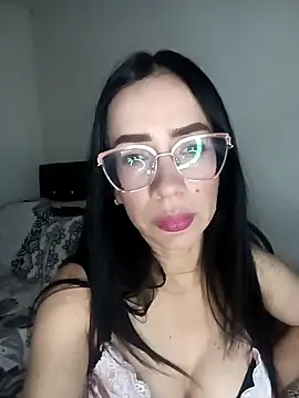 YaraDuartee online show from 04-07-26, 01:28