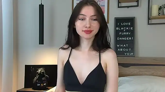 Snapshot of AnaMoonlight chatting on 06-08-26, 11:10 AnaMoonlight online show from 06-08-26, 11:10