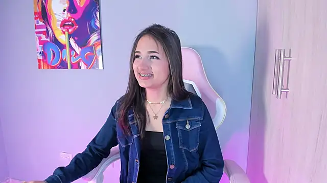 Snapshot of Athenea__fox chatting on 12-14-25, 11:48 Athenea fox online show from 12-14-25, 11:48