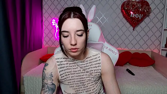 Curious Lily online show from 03-28-26, 12:54