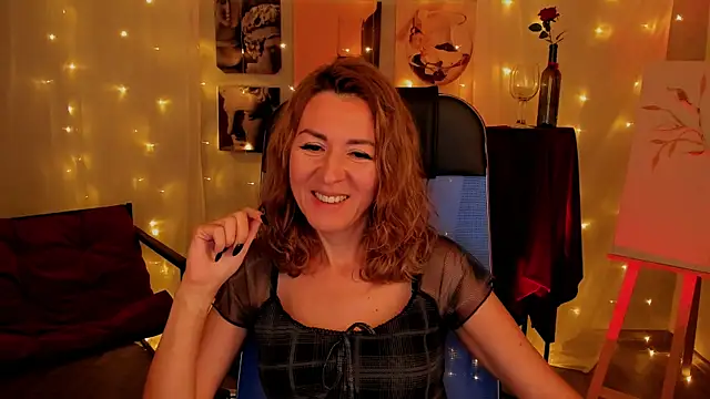 Snapshot of DonnaSmitth chatting on 10-27-25, 03:27 DonnaSmitth online show from 10-27-25, 03:27