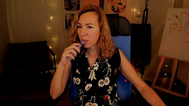 Snapshot of DonnaSmitth chatting on 11-04-25, 09:19 DonnaSmitth online show from 11-04-25, 09:19