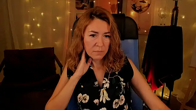 Snapshot of DonnaSmitth chatting on 11-13-25, 03:55 DonnaSmitth online show from 11-13-25, 03:55