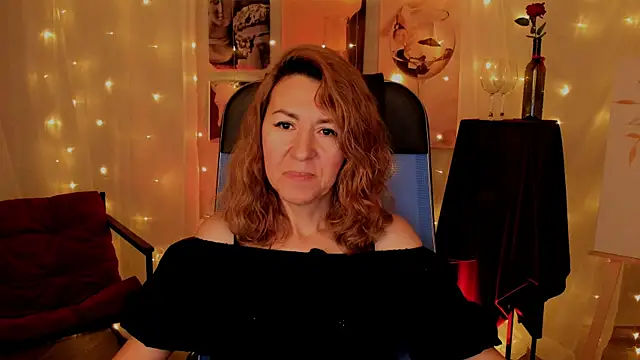 Snapshot of DonnaSmitth chatting on 11-29-25, 10:07 DonnaSmitth online show from 11-29-25, 10:07