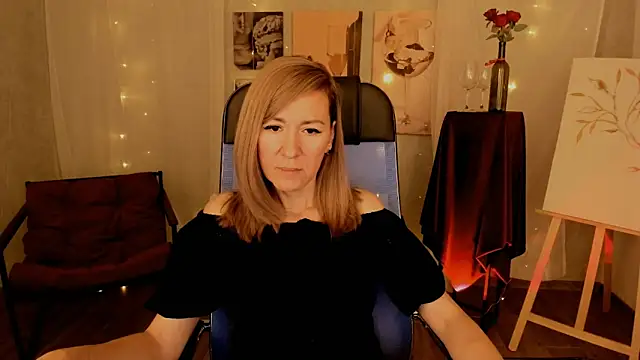 Snapshot of DonnaSmitth chatting on 12-16-25, 02:11 DonnaSmitth online show from 12-16-25, 02:11