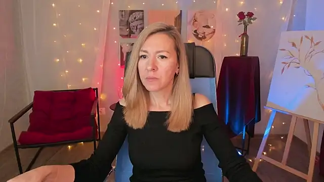 Snapshot of DonnaSmitth chatting on 02-18-26, 06:37 DonnaSmitth online show from 02-18-26, 06:37