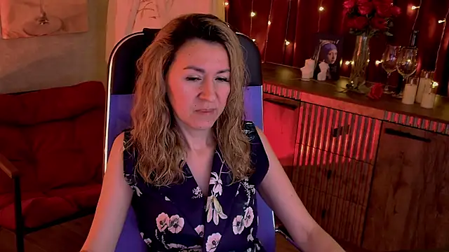 Snapshot of DonnaSmitth chatting on 04-14-26, 07:09 DonnaSmitth online show from 04-14-26, 07:09