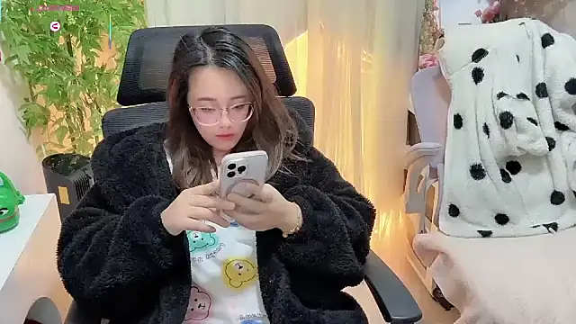 Snapshot of NEWONETO chatting on 01-16-26, 08:35 NEWONETO online show from 01-16-26, 08:35