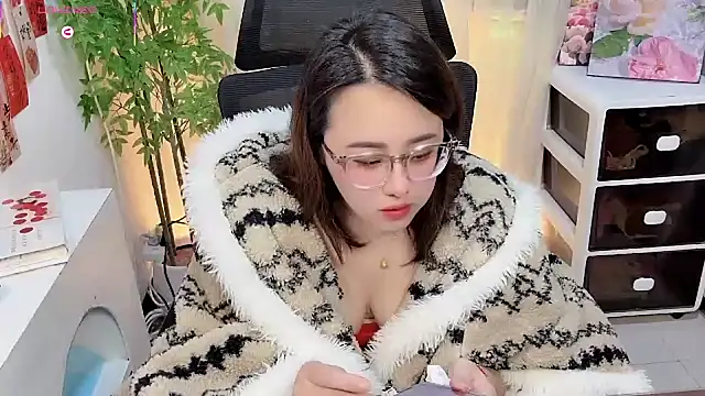 Snapshot of NEWONETO chatting on 02-12-26, 02:12 NEWONETO online show from 02-12-26, 02:12