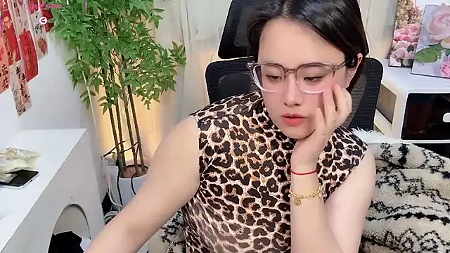 Snapshot of NEWONETO chatting on 02-24-26, 11:03 NEWONETO online show from 02-24-26, 11:03