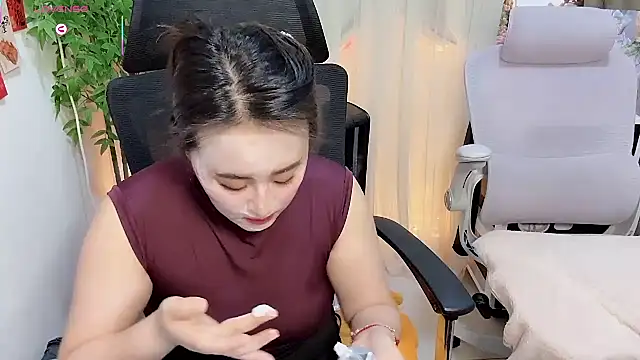 Snapshot of NEWONETO chatting on 03-28-26, 03:11 NEWONETO online show from 03-28-26, 03:11