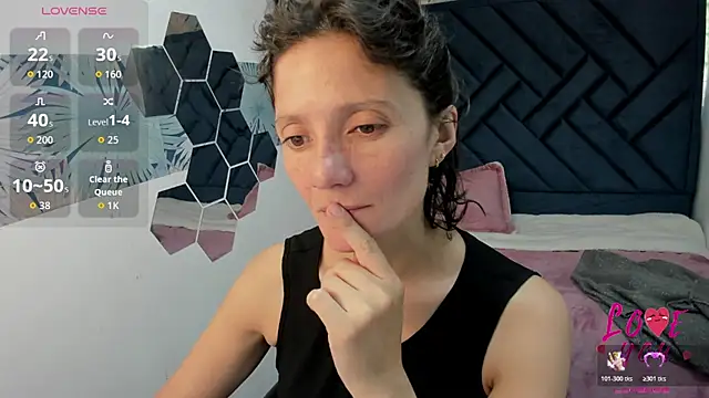 Valery More   online show from 07-09-26, 01:26