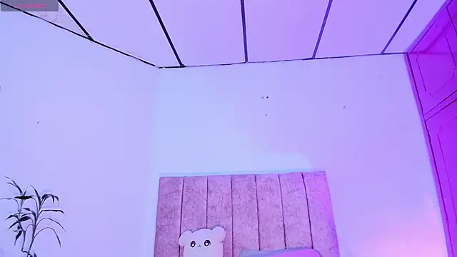 Mila 1wood online show from 06-19-26, 12:42