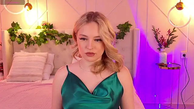 EllyLinn online show from 03-19-26, 05:17