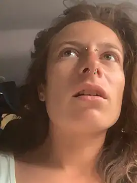 GoldenPussy1329 online show from 05-29-26, 07:28