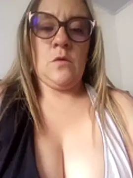 Annie deluxe 19 online show from 03-21-26, 09:18