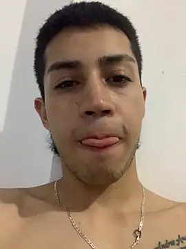 Snapshot of duvan_777 chatting on 10-25-25, 03:58 duvan 777 online show from 10-25-25, 03:58