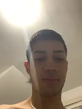 Snapshot of duvan_777 chatting on 10-25-25, 10:26 duvan 777 online show from 10-25-25, 10:26