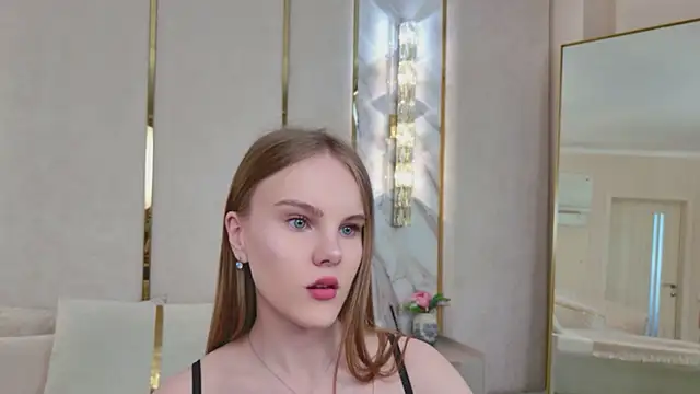 Lili Lohan online show from 05-25-26, 05:02