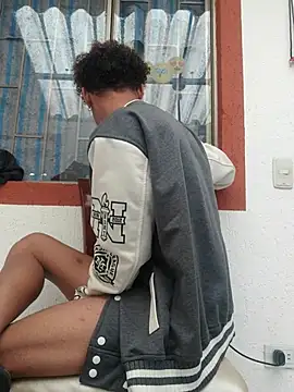 Snapshot of The_boy_good chatting on 12-20-25, 06:04 The boy good online show from 12-20-25, 06:04