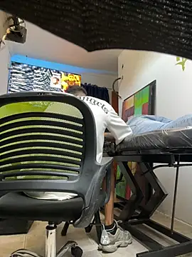 Valentino-elTuyo online show from 02-05-26, 04:33