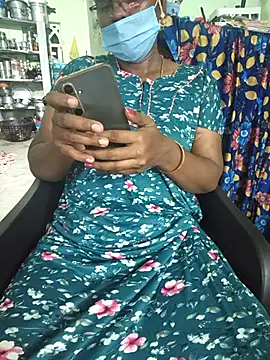 Snapshot of Tamilselviroja- chatting on 05-18-26, 02:01 Tamilselviroja- online show from 05-18-26, 02:01