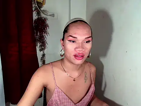 amandareddragon online show from 10-25-25, 05:15