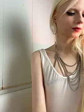 bunnyirisluv online show from 12-04-25, 04:05