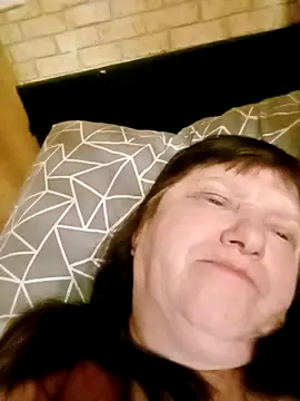 Snapshot of Apeesynka55211 chatting on 03-04-26, 03:45 Apeesynka55211 online show from 03-04-26, 03:45