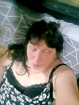 Snapshot of Apeesynka55211 chatting on 04-12-26, 06:13 Apeesynka55211 online show from 04-12-26, 06:13