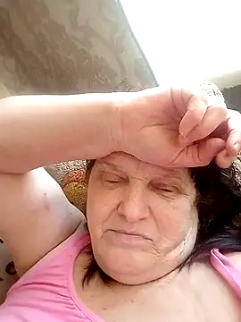 Snapshot of Apeesynka55211 chatting on 04-13-26, 02:44 Apeesynka55211 online show from 04-13-26, 02:44