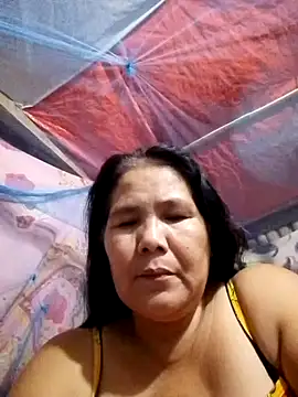 Snapshot of milagrose_rose chatting on 10-22-25, 12:49 milagrose rose online show from 10-22-25, 12:49