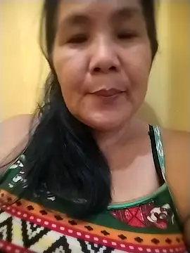 Snapshot of milagrose_rose chatting on 11-30-25, 01:42 milagrose rose online show from 11-30-25, 01:42