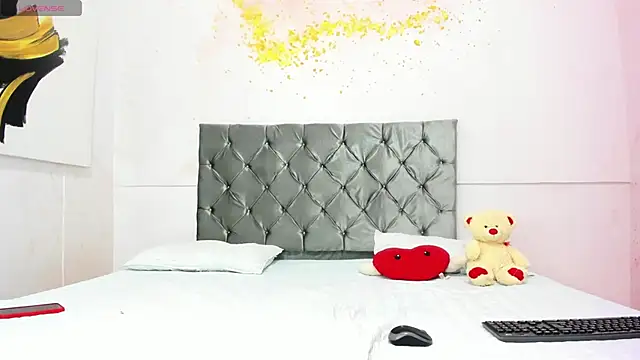 Snapshot of lapitti chatting on 11-02-25, 01:35 lapitti online show from 11-02-25, 01:35