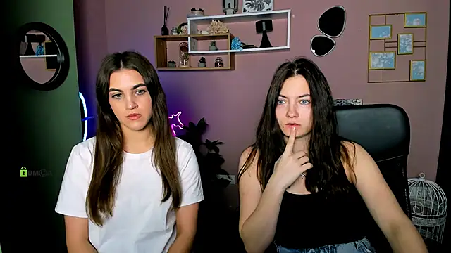 Snapshot of lina_fox12 chatting on 03-20-26, 07:02 lina fox12 online show from 03-20-26, 07:02