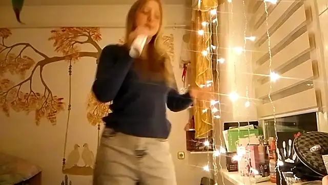 CarynFlaryn online show from 10-15-25, 05:24