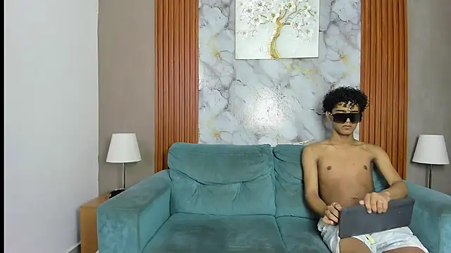 VERY HOT GUYS online show from 05-29-26, 07:17