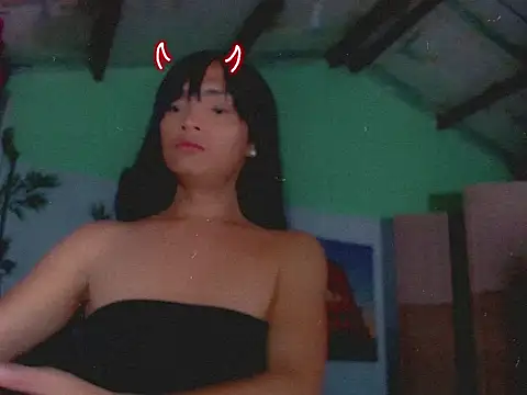 Snapshot of xAsianTOPModelx chatting on 06-14-26, 04:47 xAsianTOPModelx online show from 06-14-26, 04:47