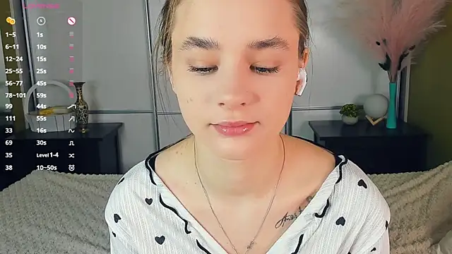 JinnyMcie online show from 04-11-26, 07:45