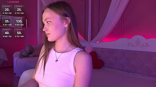 EmmaCamm online show from 12-17-25, 12:44