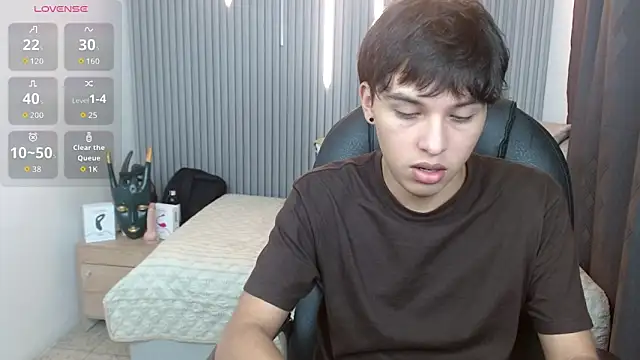 Snapshot of StiwenTwink chatting on 06-19-26, 05:50 StiwenTwink online show from 06-19-26, 05:50
